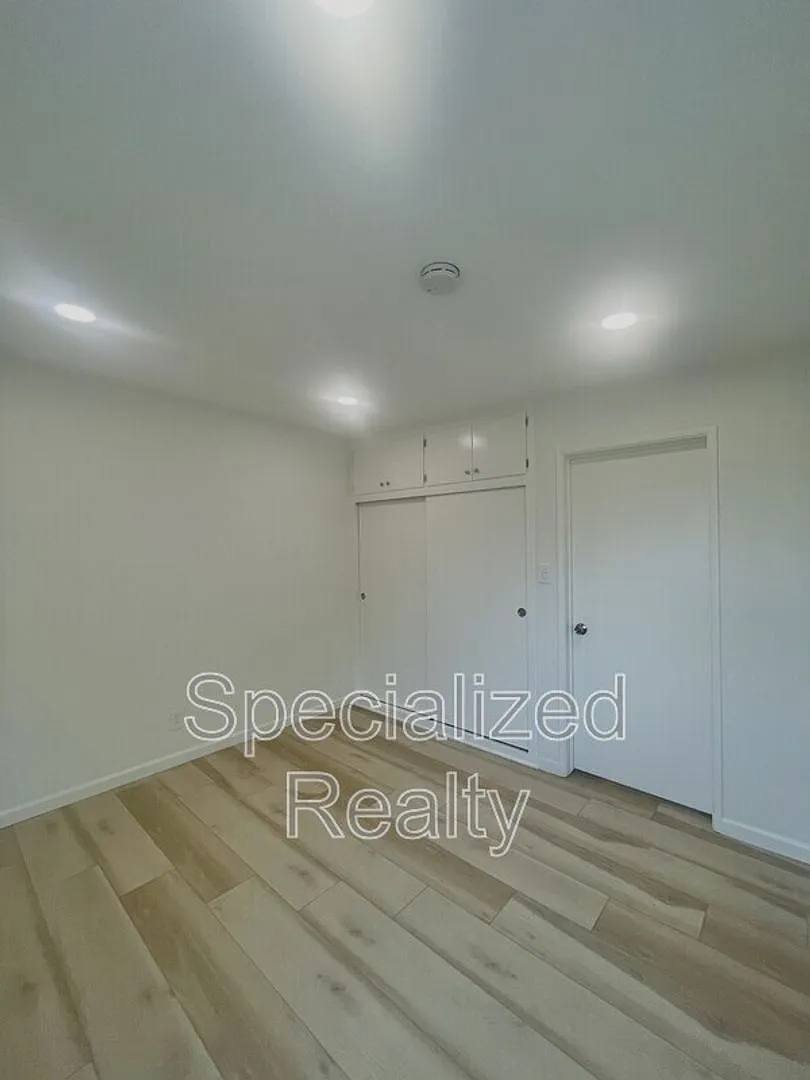 3216 Division Street — Photo 4