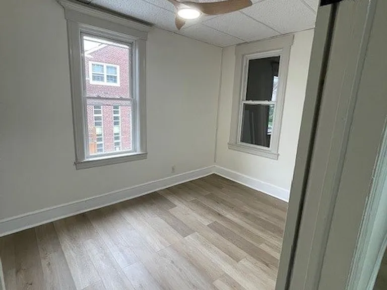 112-118 Hamilton St — Photo 16