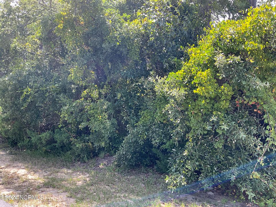 2nd image of 1707 E Oak Island Drive