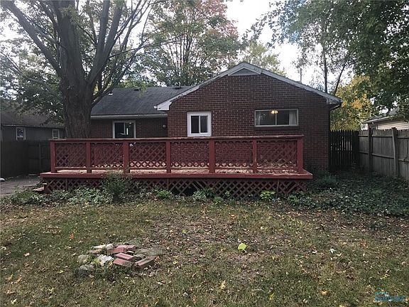 5th image of 527 S College Dr
