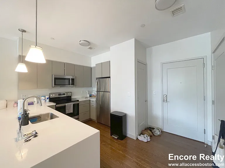 21 Gibbs St #204 — Photo 11