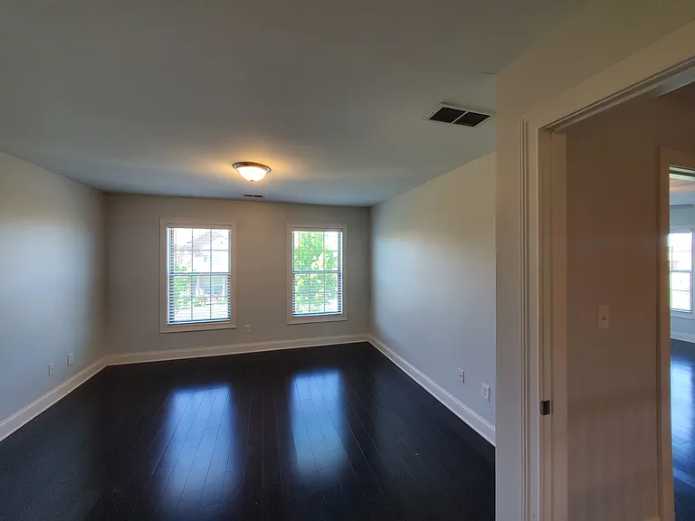 3260 Beacon St — Photo 17