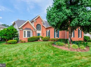 12700 Autumn Crest Dr, Herndon, VA 20171