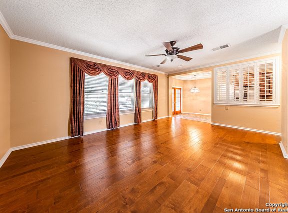 4th image of 15727 Walnut Trail Dr