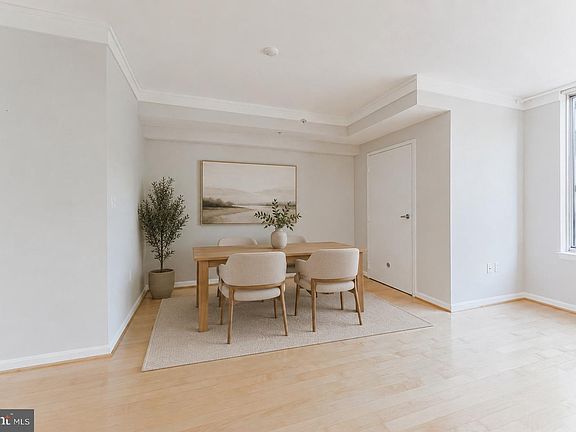 4th image of 2726 Gallows Rd APT 202