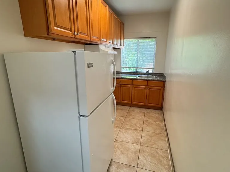 1645 N Harvard Blvd — Photo 8
