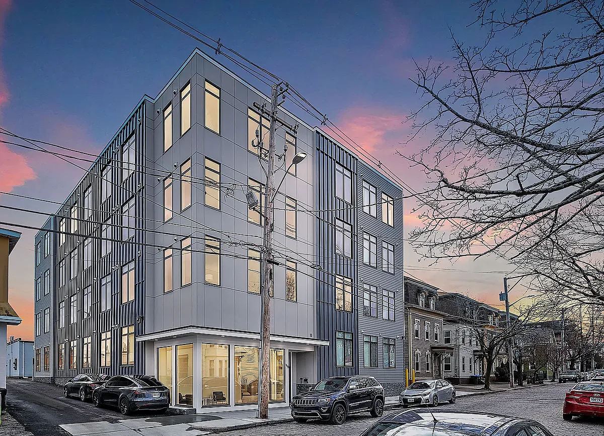 468 W Fountain St — Photo 1
