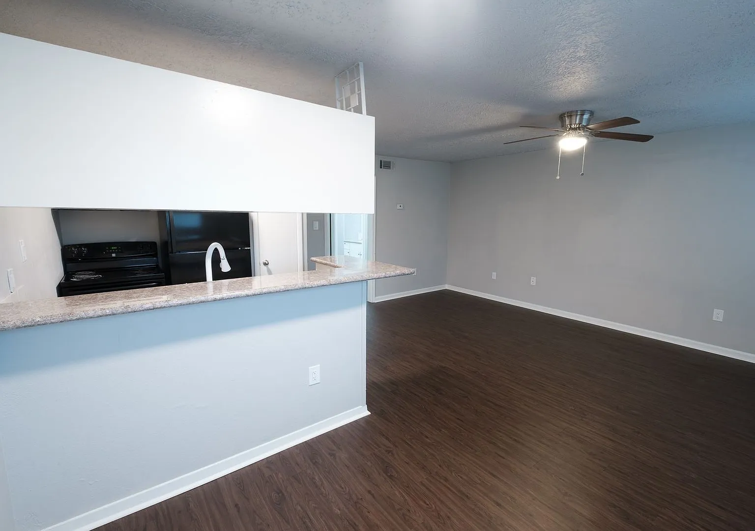 Apartamento recien remodelado / Beautiful recently remodeled apartment. Fast move in bonus! — Photo 4