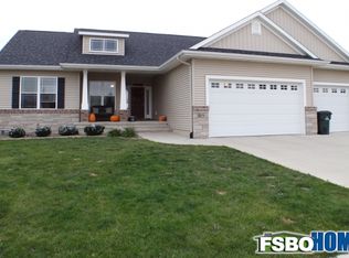 819 Palmyra Dr NE, Cedar Rapids, IA 52402