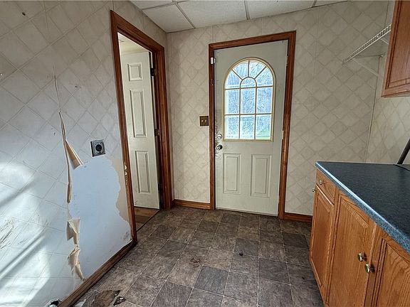 5th image of 1406 Heinz Ave