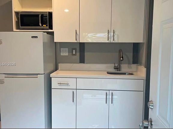 2nd image of 420 NW 95th St #420