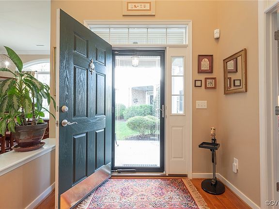 4th image of 5018 Lewisetta Dr
