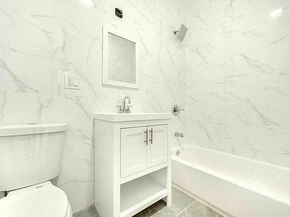 4th image of 2837 Church Ave #2R