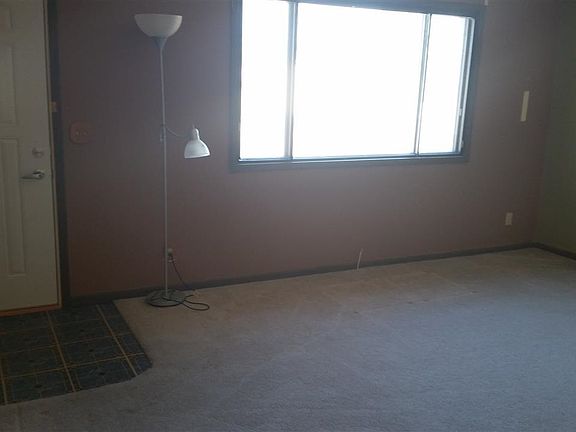 5th image of 502 E East St
