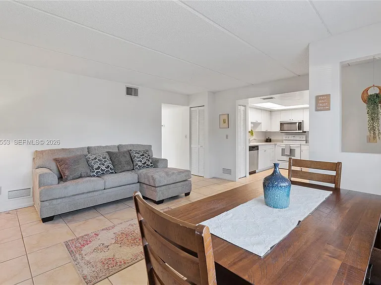 1145 N Shannon Ave #39 — Photo 8