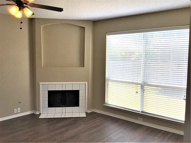 304 Double Oak Ln — Photo 6