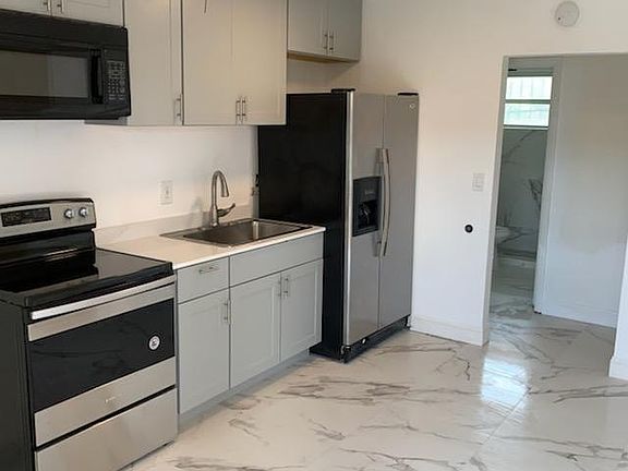 4th image of 16050 NE 19th Pl #3