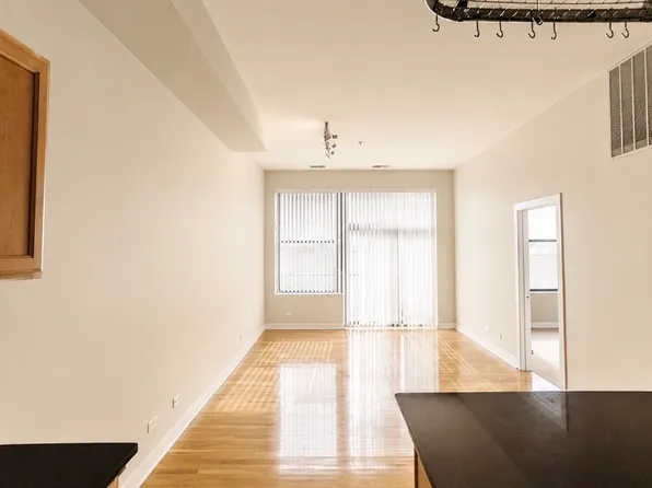1 S Leavitt St, Chicago, IL
