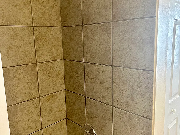 14046 Vista Dr — Photo 9
