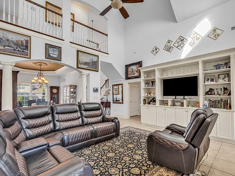 801 Bluffview Dr — Photo 5