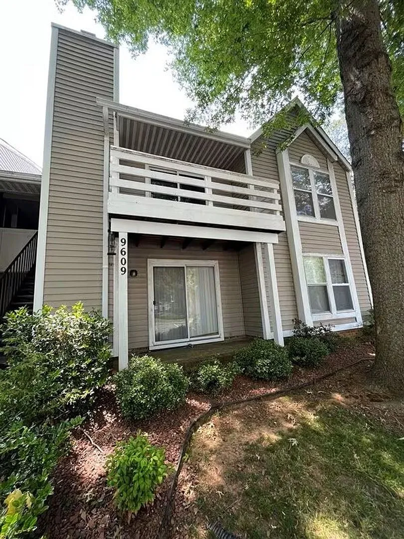 Spacious 2-Bedroom, 2-Bath Apartment in Charlotte's University Area — Photo 1