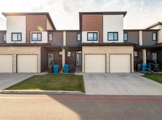 450 E Highlands Blvd W #4, Lethbridge, AB T1J 5K5