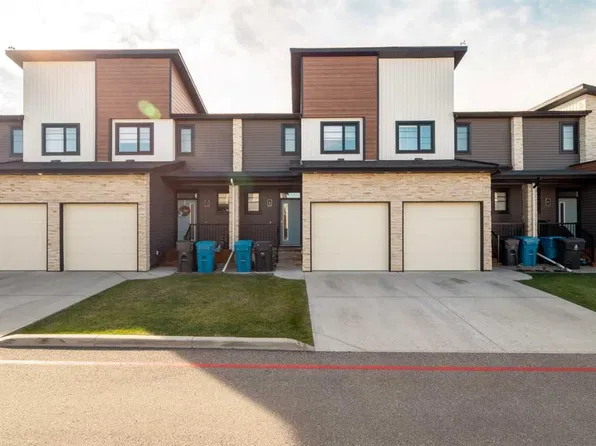 450 E Highlands Blvd W #4, Lethbridge, AB T1J 5K5