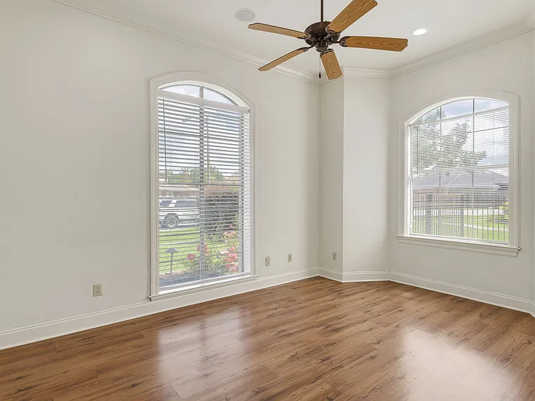 105 Woodbine Dr — Photo 31