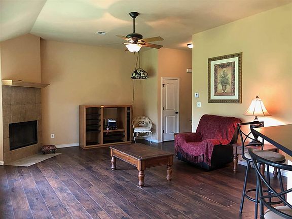 5th image of 4421 Edgar Ave