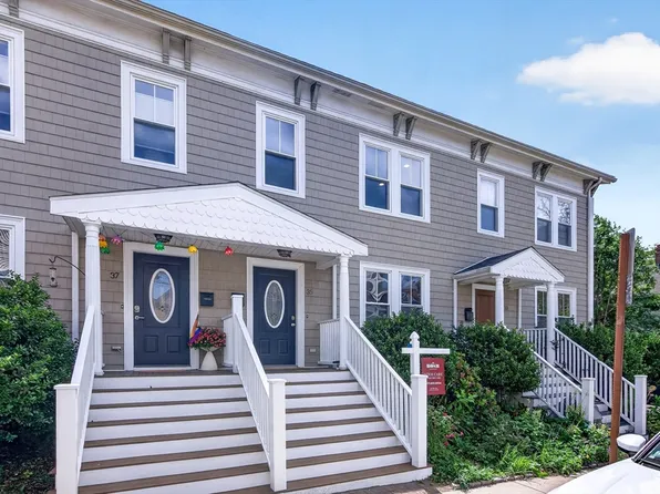 35 Lowell St #35, Somerville, MA 02143