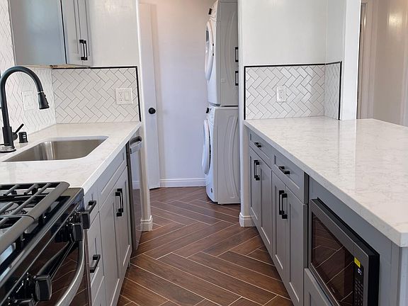 4th image of 4273 1/2 34th St