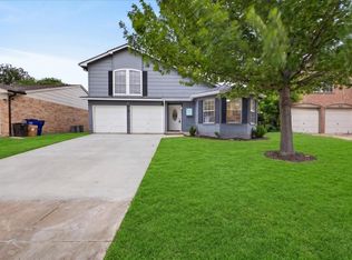 617 Hollyberry Dr, Mansfield, TX 76063