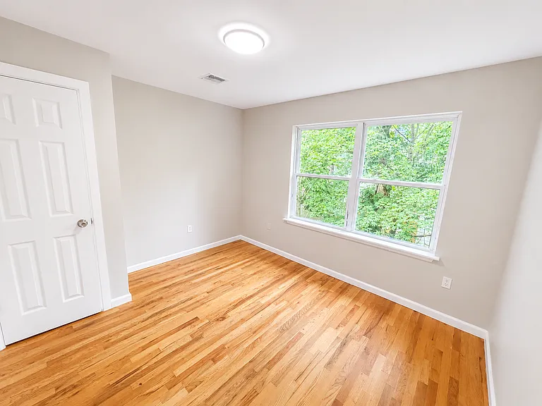 857 S 14th St #3 — Photo 11