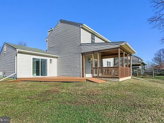 3rd image of 3001 Mahonia Way