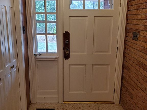 4th image of 208 Mimosa Park Dr