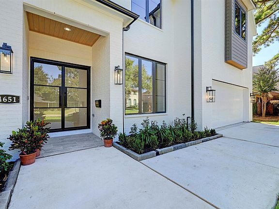 2nd image of 4514 Devon St