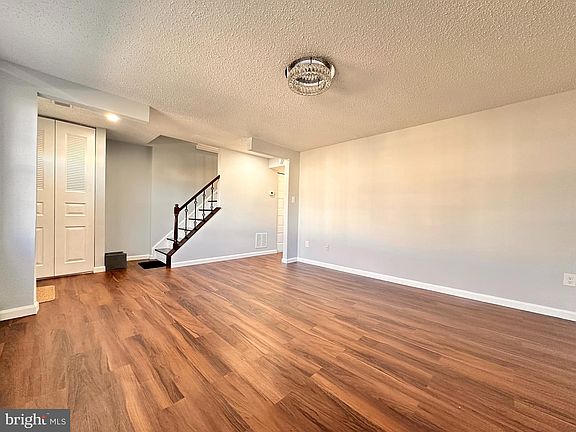 3rd image of 3409 Belfry Ln
