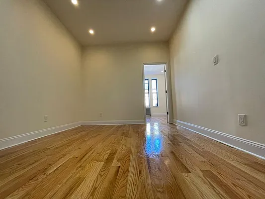 Rented by EXR | media 6