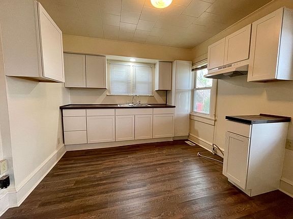 5th image of 75 N Pearl St Floor 2