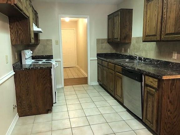 3rd image of 1831 Cliffcrest Dr