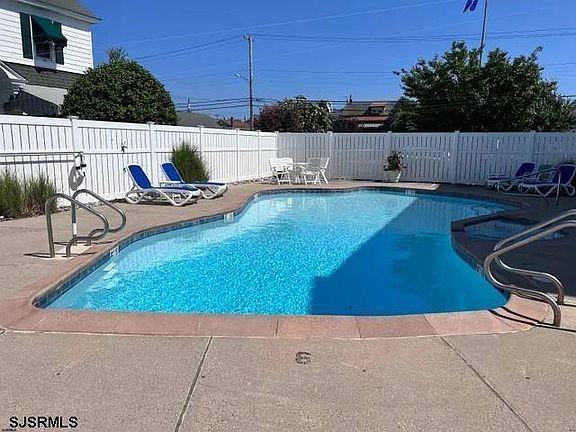 3rd image of 1128 Bay Ave APT 15