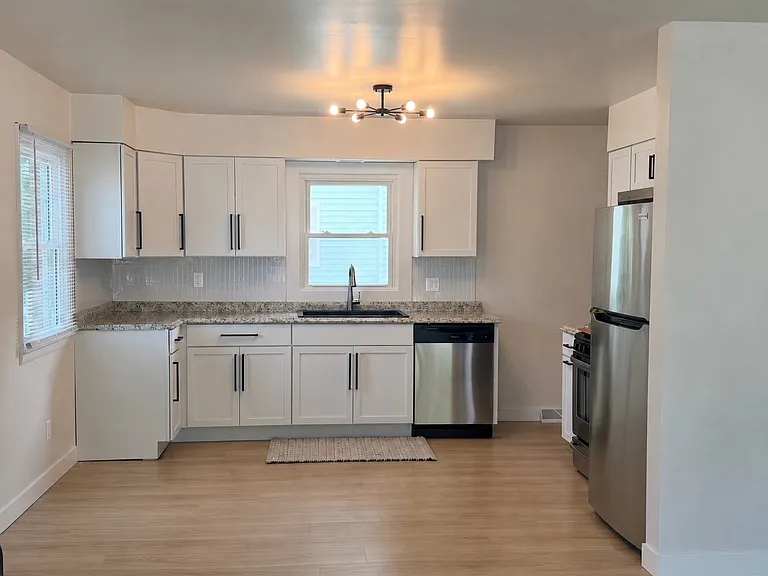 1200 Monroe St — Photo 2