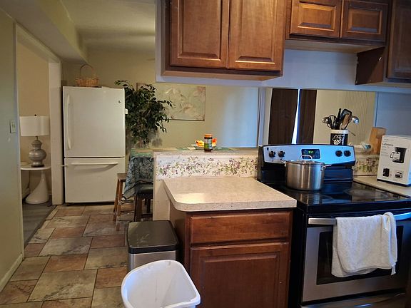 3rd image of 6229 E 127th St