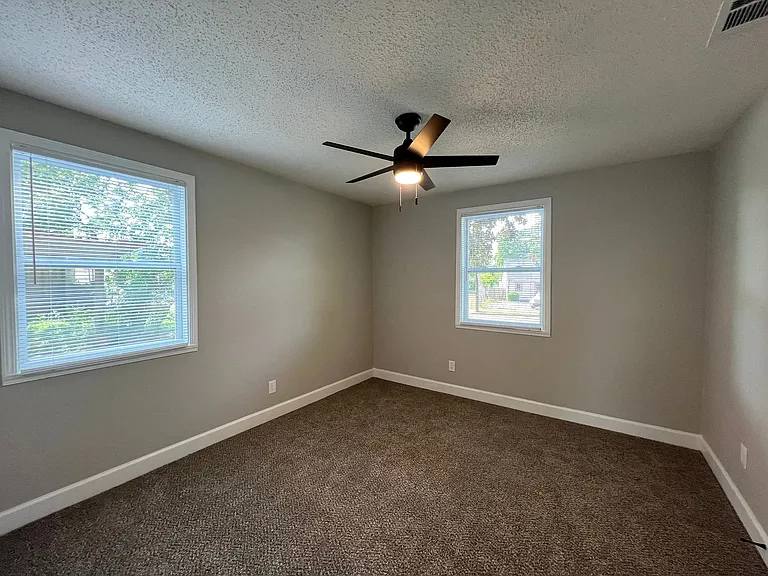 182 Tillman St — Photo 4
