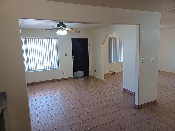 5th image of 965 N Grand Dr