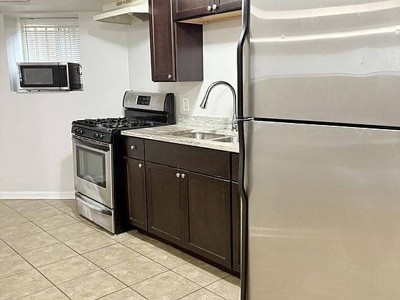 2nd image of 4009 S Calumet Ave #G