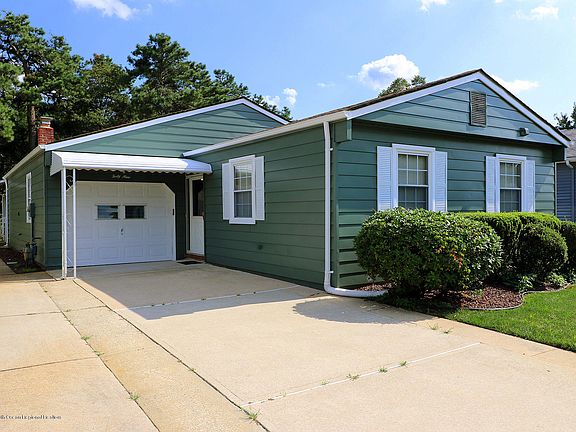 2nd image of 49 Chesterfield Ln