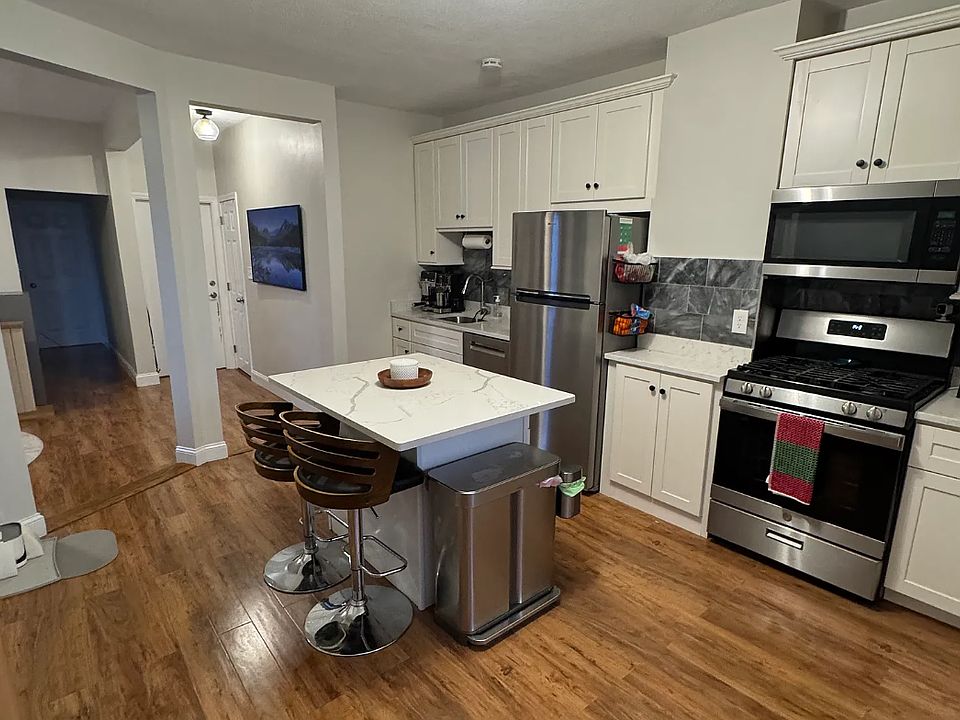 1st image of 217 Marion St #3B