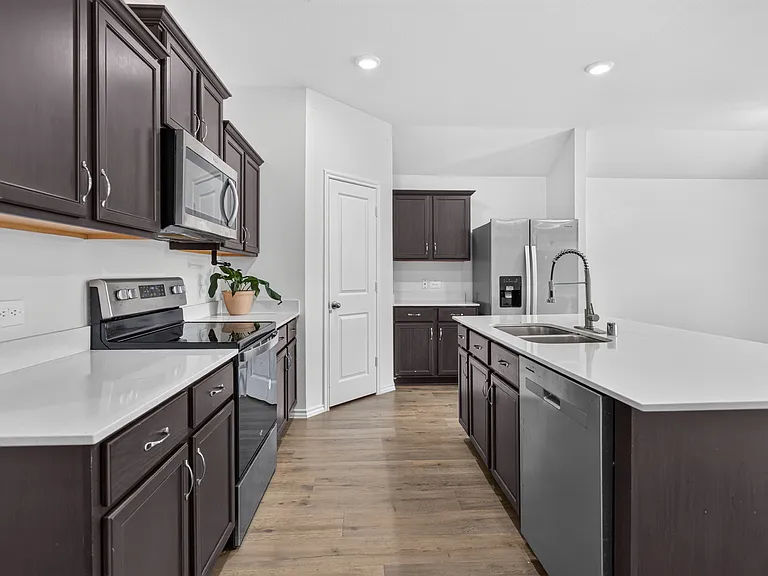 149 Boxwood Dr — Photo 4