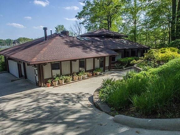 3rd image of 1342 Mockingbird Dr